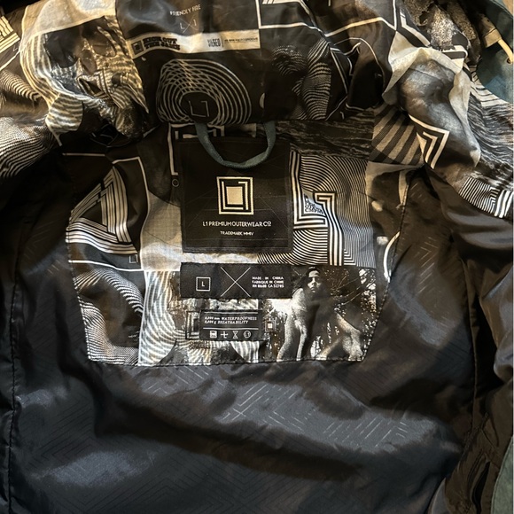 L1 Ski and Snowboard Jacket Brand New Condition - Picture 3 of 3